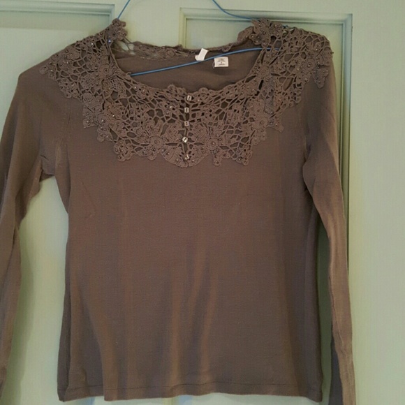 Moth Anthroplogie embroidered neck shirt