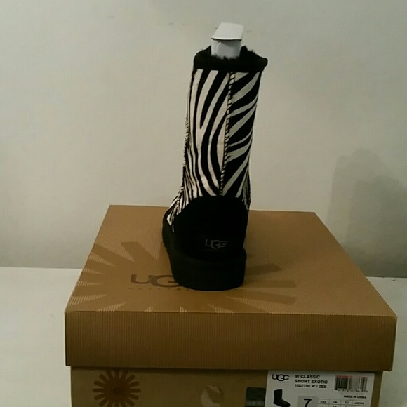 NWB Ugg women's Classic Short Exotic Zebra sz 7 - Picture 3 of 4