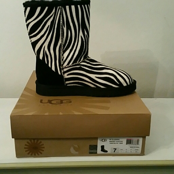 NWB Ugg women's Classic Short Exotic Zebra sz 7 - Picture 4 of 4