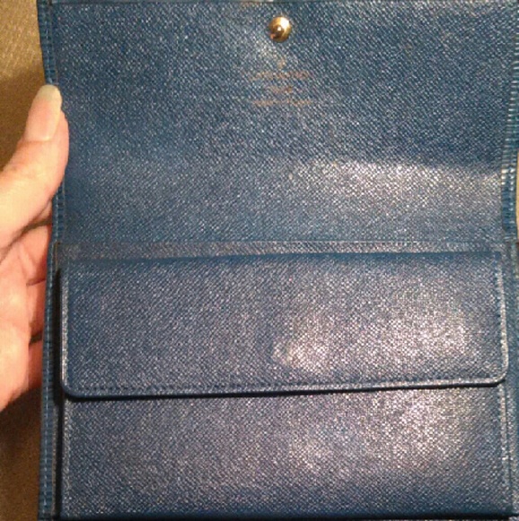 Authentic Blue Epi wallet - Picture 3 of 6