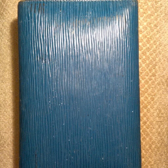 Authentic Blue Epi wallet - Picture 4 of 6