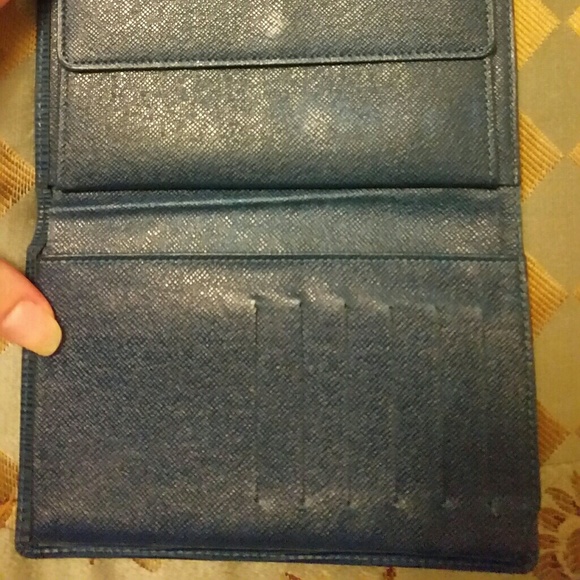 Authentic Blue Epi wallet - Picture 5 of 6