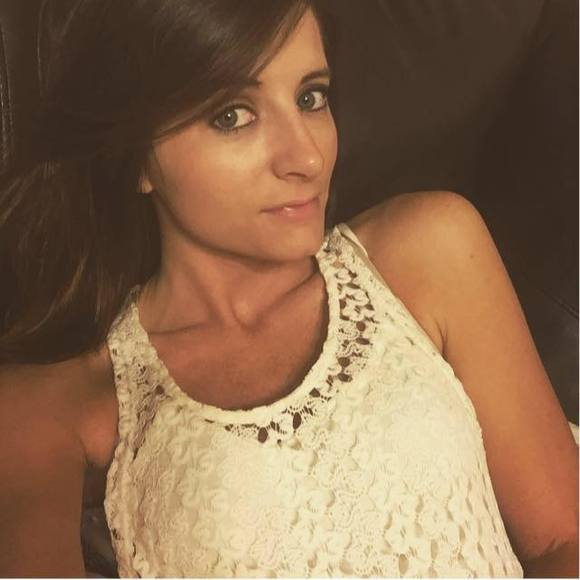 Meet your Posher, Danielle - Picture 1 of 1