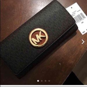 Michael kors wallet