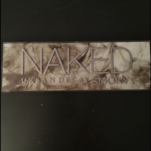 Urban Decay Naked Smoky eyeshadow palette