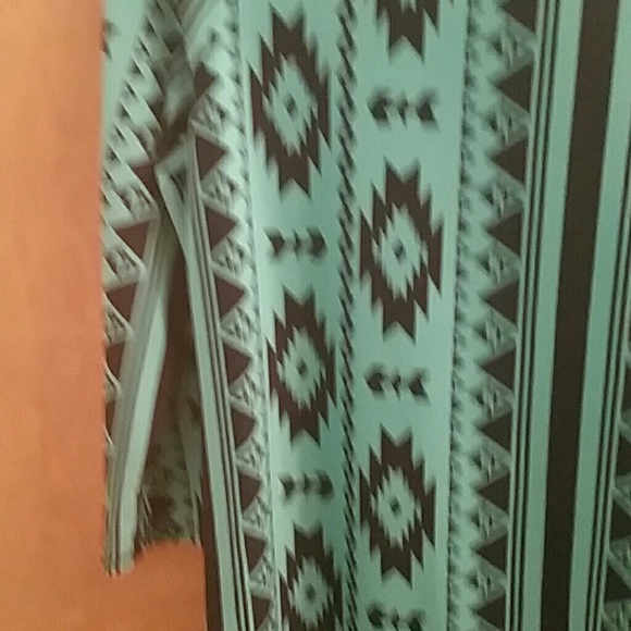 Aztec top - Picture 3 of 3