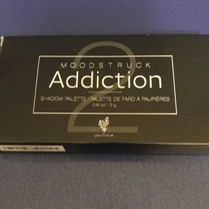 Younique Moodstruck Addiction 2 Shadow Palatte