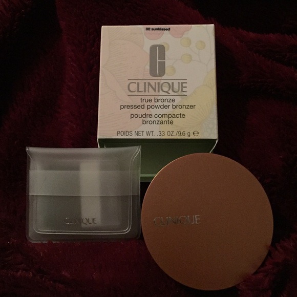 BNIB - Pressed powder bronzer
