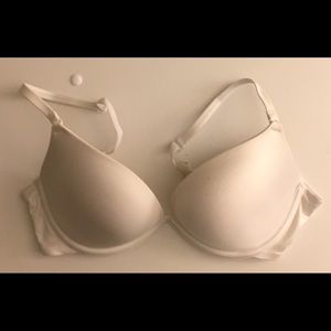 White push-up bra