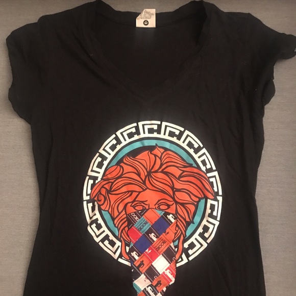 Crooks and Castle v neck women's s/s shirt.