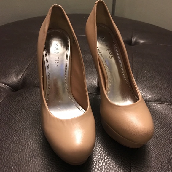 Tan/Nude Pumps!! - Picture 2 of 3