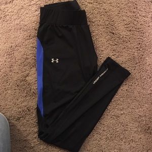 Under Armour black leggings