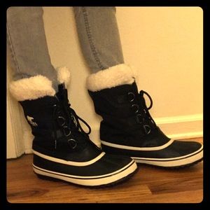 Brand new Sorel winter Carnival women's boots
