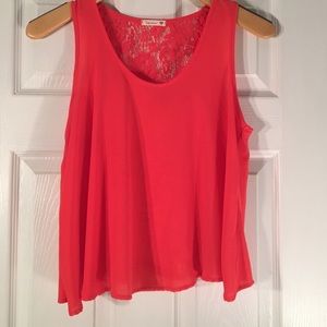 Crop top w/ lace back