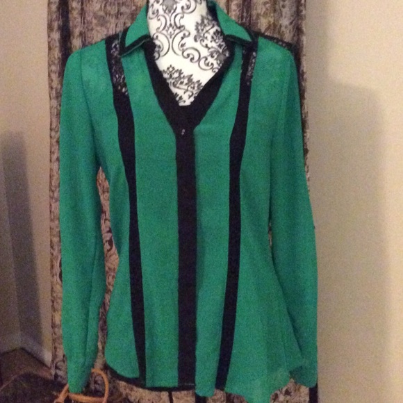XOXO Tops - Absolutely stunning green chiffon blouse