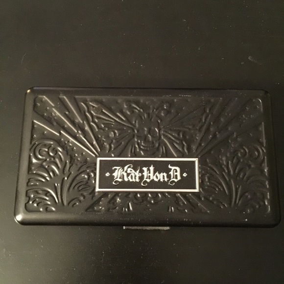 Kat Von D True Romance eyeshadow palette in Sinner