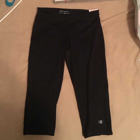 NWT Black Fitted Knee Length Running Pants