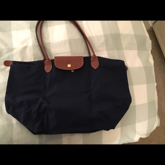 Navy longchamp tote