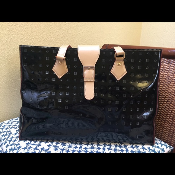 Arcadia Classic with tan leather contrast.