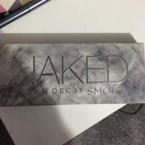 Urban Decay naked smoky pallette