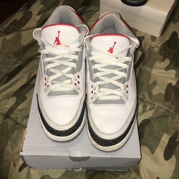 Air Jordan 3 "Fire Red"