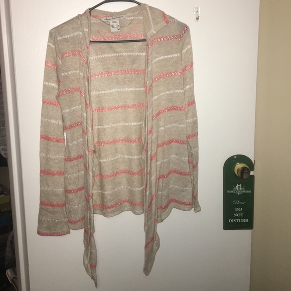 Medium Cardigan. Super light.