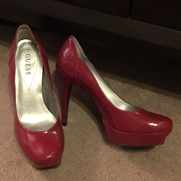 Guess Red Pumps