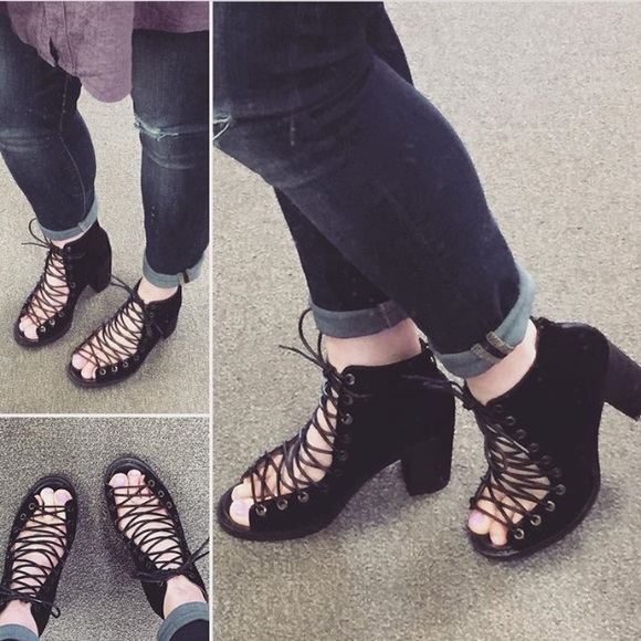 Jeffrey Campbell Black suede Cors