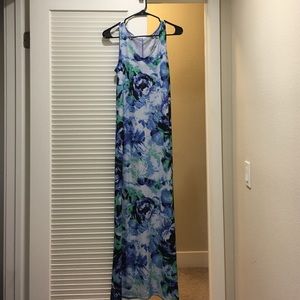 Long sleeveless maxi dress