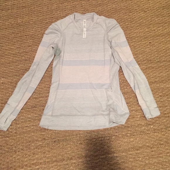 Lululemon pull over size 6