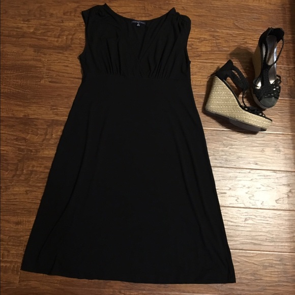 GAP Dresses & Skirts - GAP basic black sleeveless dress