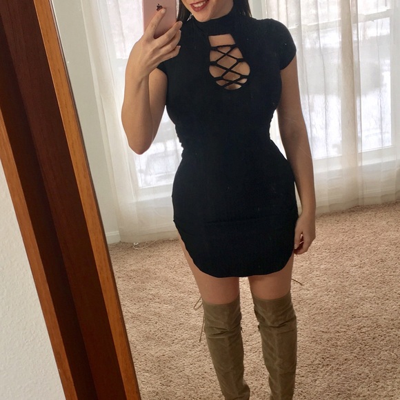 Ribbed Lace Up Black Dress - Picture 3 of 4