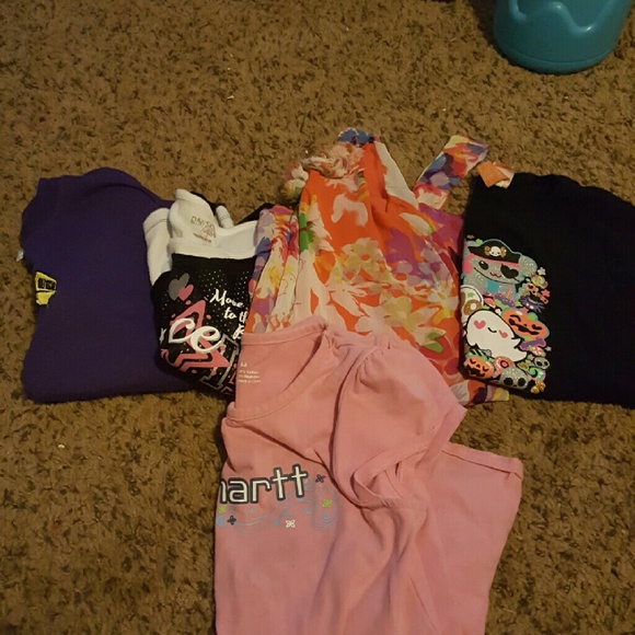 Girls lot of tshirts - Picture 1 of 1