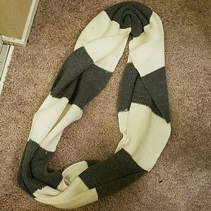 Infinity scarf