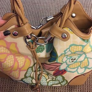 Very cute relic purse!
