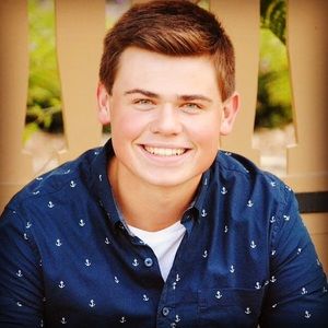 Meet your Posher, Travis
