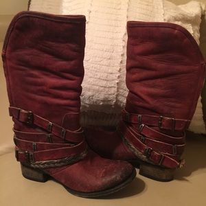 Steve Madden Freebird distressed
