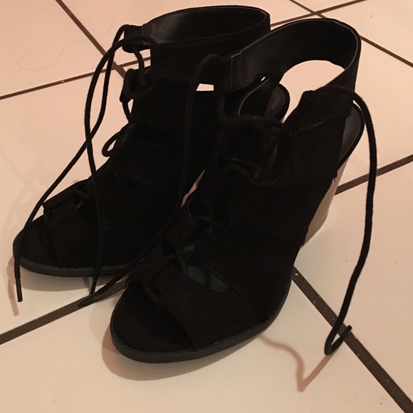 Lace up heel/booties