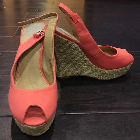 Coral woven wedges, size 7.5, worn once - Picture 1 of 2