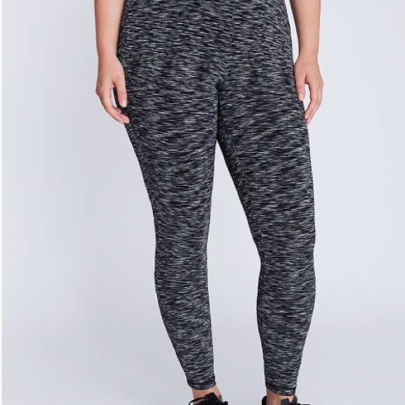 NWT  🎉 Livi Lane Bryant wicking work out leggings