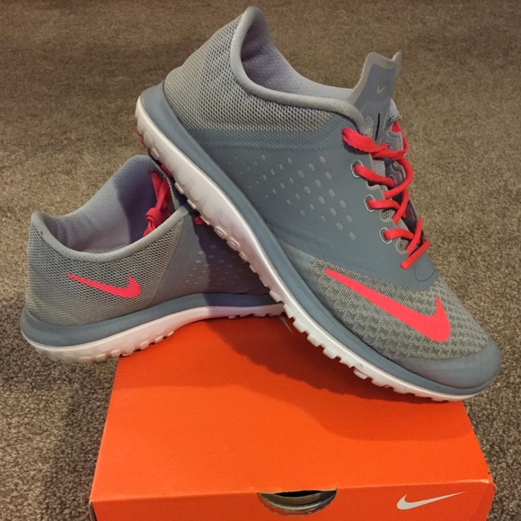 Nike Shoes - 💥 SALE💥 Nike women's running shoes