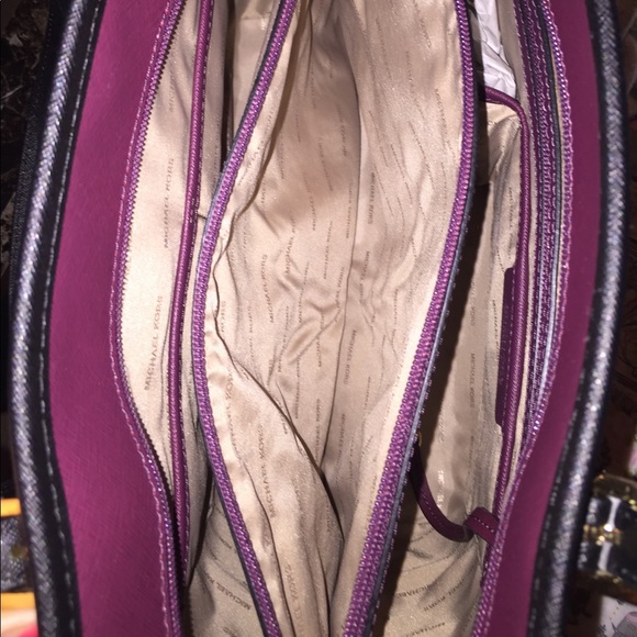 MICHAEL KORS TOTE - Picture 6 of 7