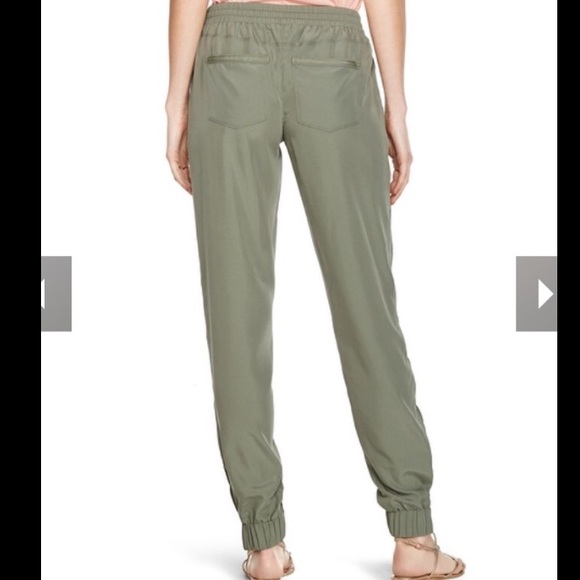 White House Black MarketSLINKY CHALLIS JOGGERPANTS