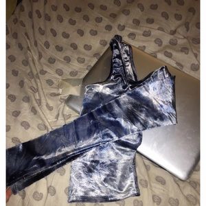 Very cute velvet crop top with shoulder detail!