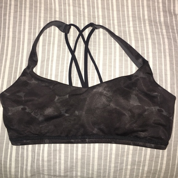 Lululemon Free to Be Bra