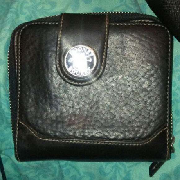 Dooney & Bourke 2 pocket wallet