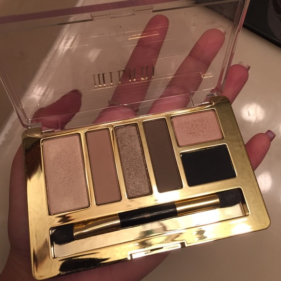 Contour, lipstick, eyeshadow (makeup bundle) - Picture 3 of 4