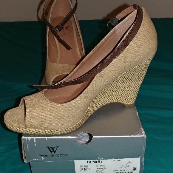 Worthington Safari Natural Heels Size 10M