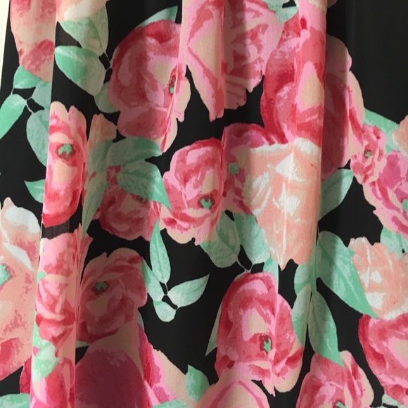 Sold! Flowery dress! 🌸🌺🌸 - Picture 2 of 4