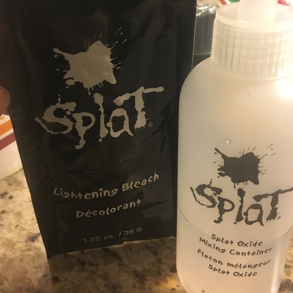 Hair bleaching kit